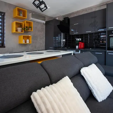 Daire Holidays Vibes Mamaia Nord *